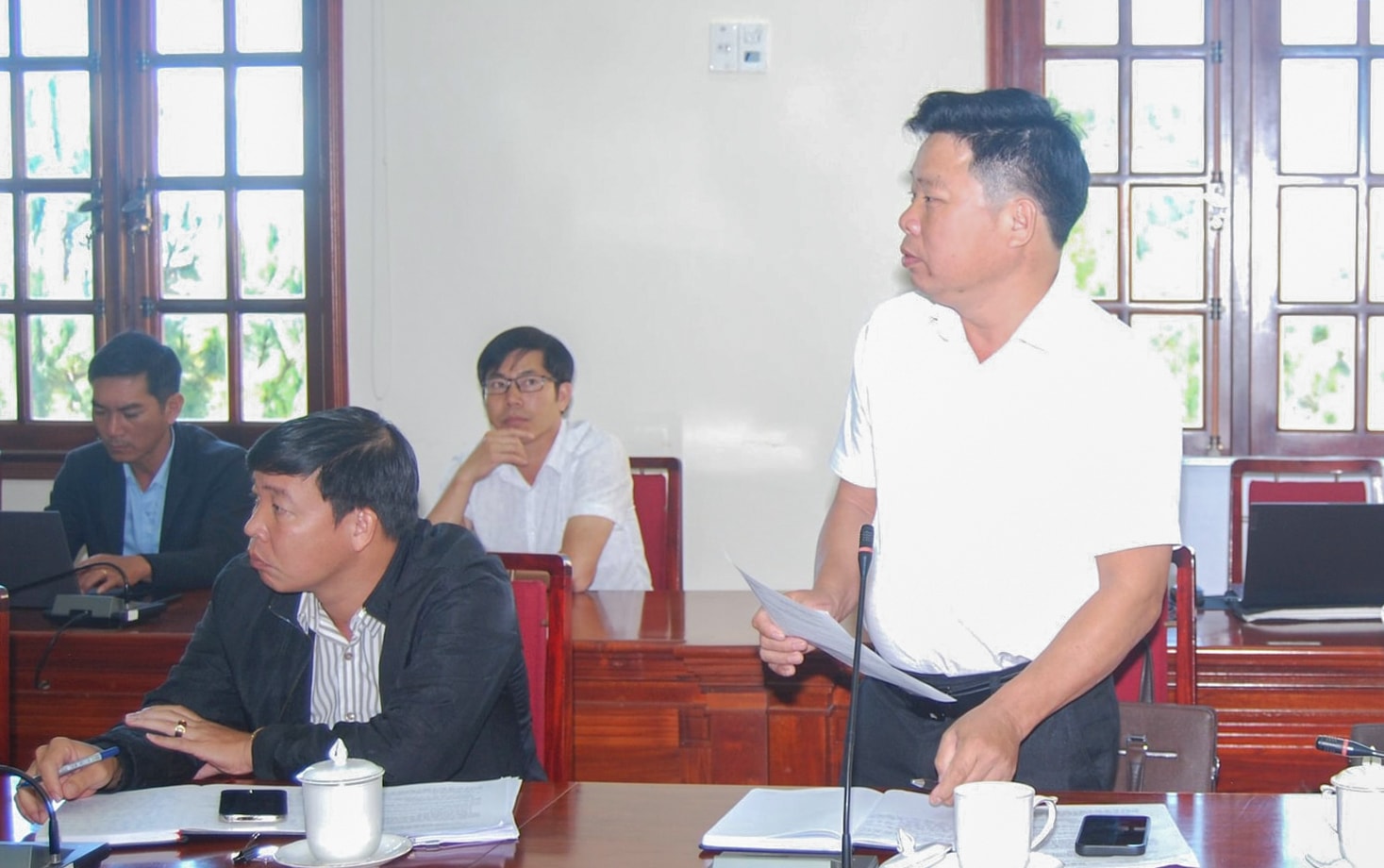 The-leader-with-investment-project-speaks-at-the-3rd-meeting-(1).jpg