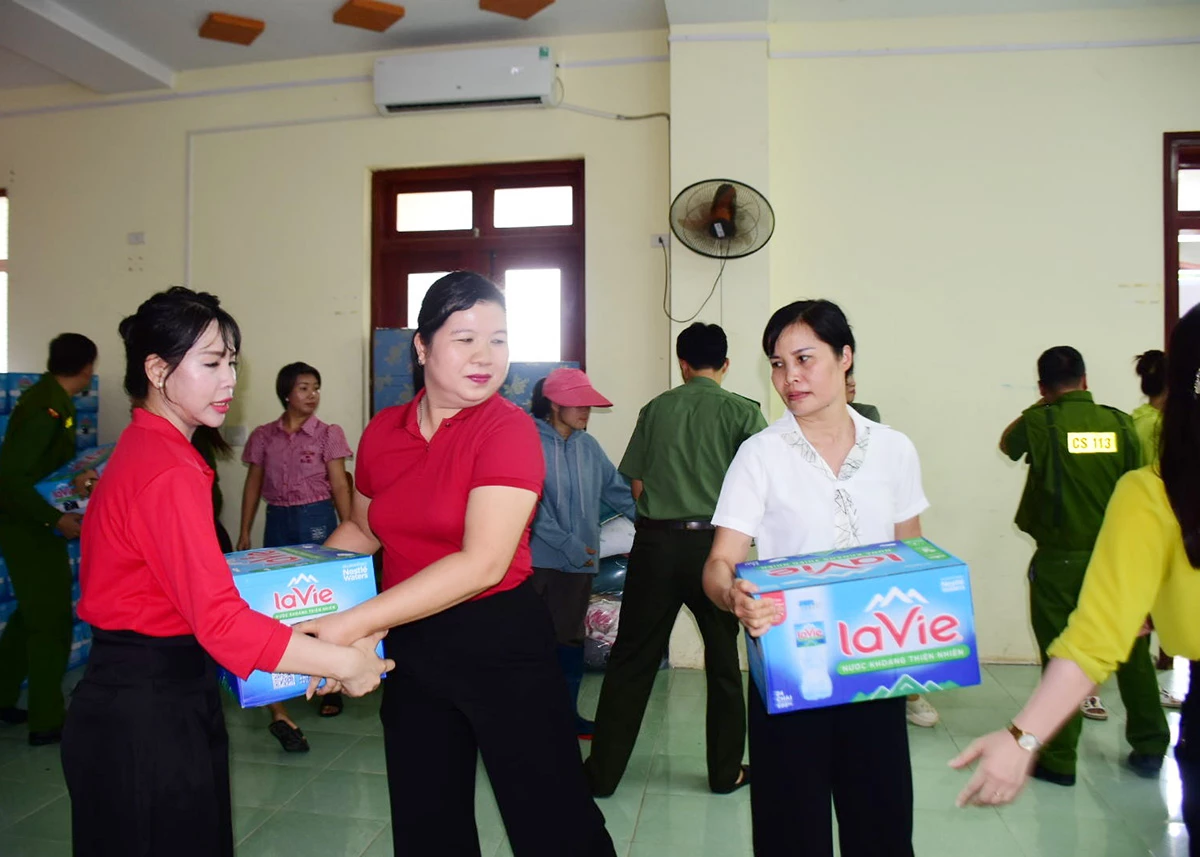 Relief goods are gathered at the provincial relief goods reception point.