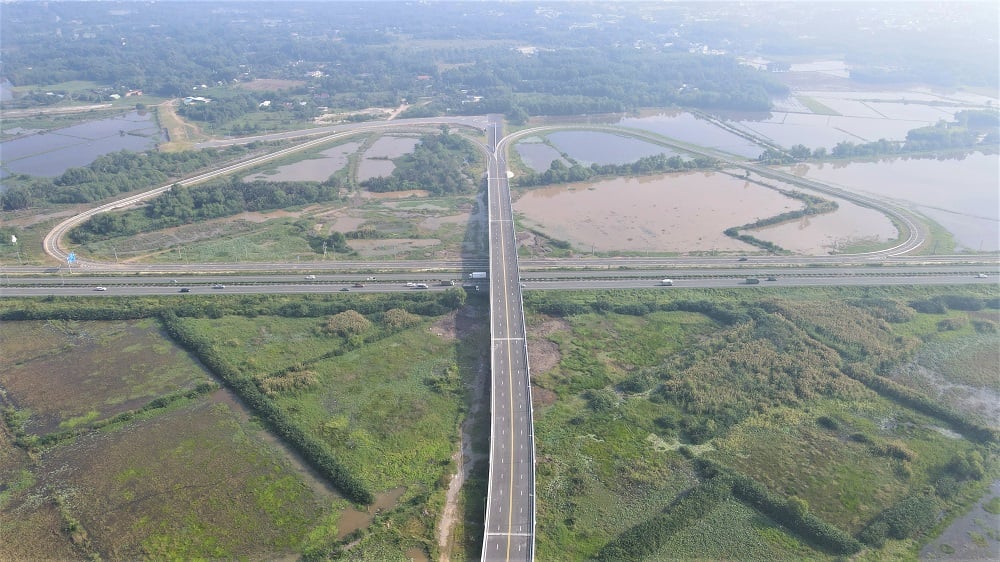 ខេត្ត Dong Nai បាន​ស្នើ​បន្ថែម​វត្ថុ​វិនិយោគ​ដើម្បី​បញ្ចប់​ផ្លូវ​ប្រសព្វ​ផ្លូវ​លេខ ៣១៩ ដល់​គម្រោង​ពង្រីក​ផ្លូវ​ល្បឿន​លឿន​ហូជីមិញ-ឡុងថាញ់។ រូបថត៖ ឯកសារ