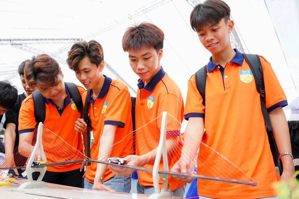Sáp nhập đại học: Sẽ có làn sóng dịch chuyển giảng viên từ công sang tư? - 2
