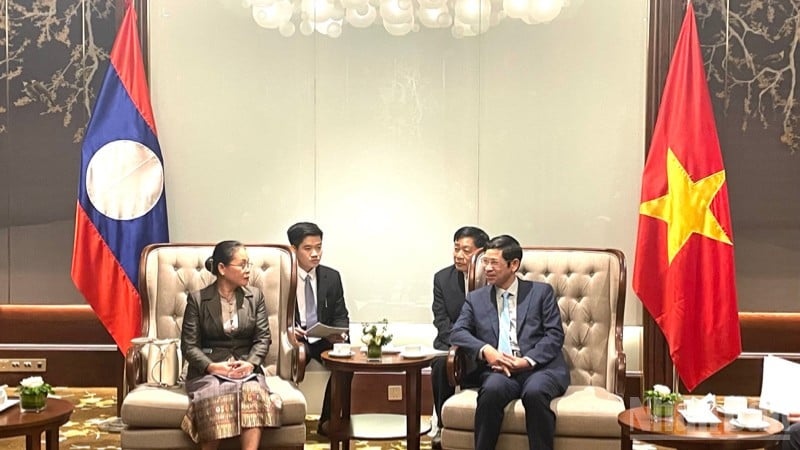 អនុរដ្ឋមន្ត្រីក្រសួងវប្បធម៌ កីឡា និងទេសចរណ៍ លោក Ho An Phong បានទទួលជួបលោក Darany Phommavongsa អនុរដ្ឋមន្ត្រីក្រសួងវប្បធម៌ និងទេសចរណ៍ឡាវ។