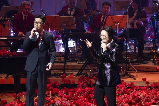 'Sketch a rose' của Hà Anh Tuấn tại Singapore: Hát về niềm tin!- Ảnh 4.