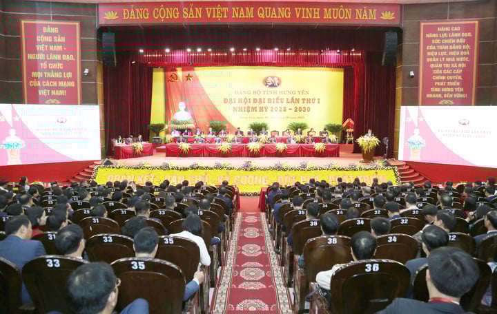 The 1st Congress of the Hung Yen Provincial Party Committee for the 2025-2030 term, taking place from October 2-3, identified transport infrastructure development as one of three strategic breakthroughs, paving the way for rapid and sustainable growth.