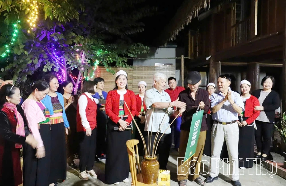 Xom Mo - ឧទាហរណ៍ធម្មតានៃការអភិវឌ្ឍន៍ទេសចរណ៍សហគមន៍ពីអត្តសញ្ញាណវប្បធម៌របស់ជនជាតិ Muong
