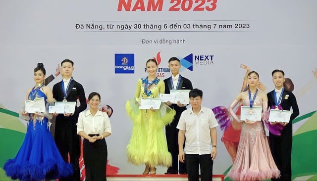 'Bà bầu' Khánh Thi có thêm tin vui từ con trai - Ảnh 3.