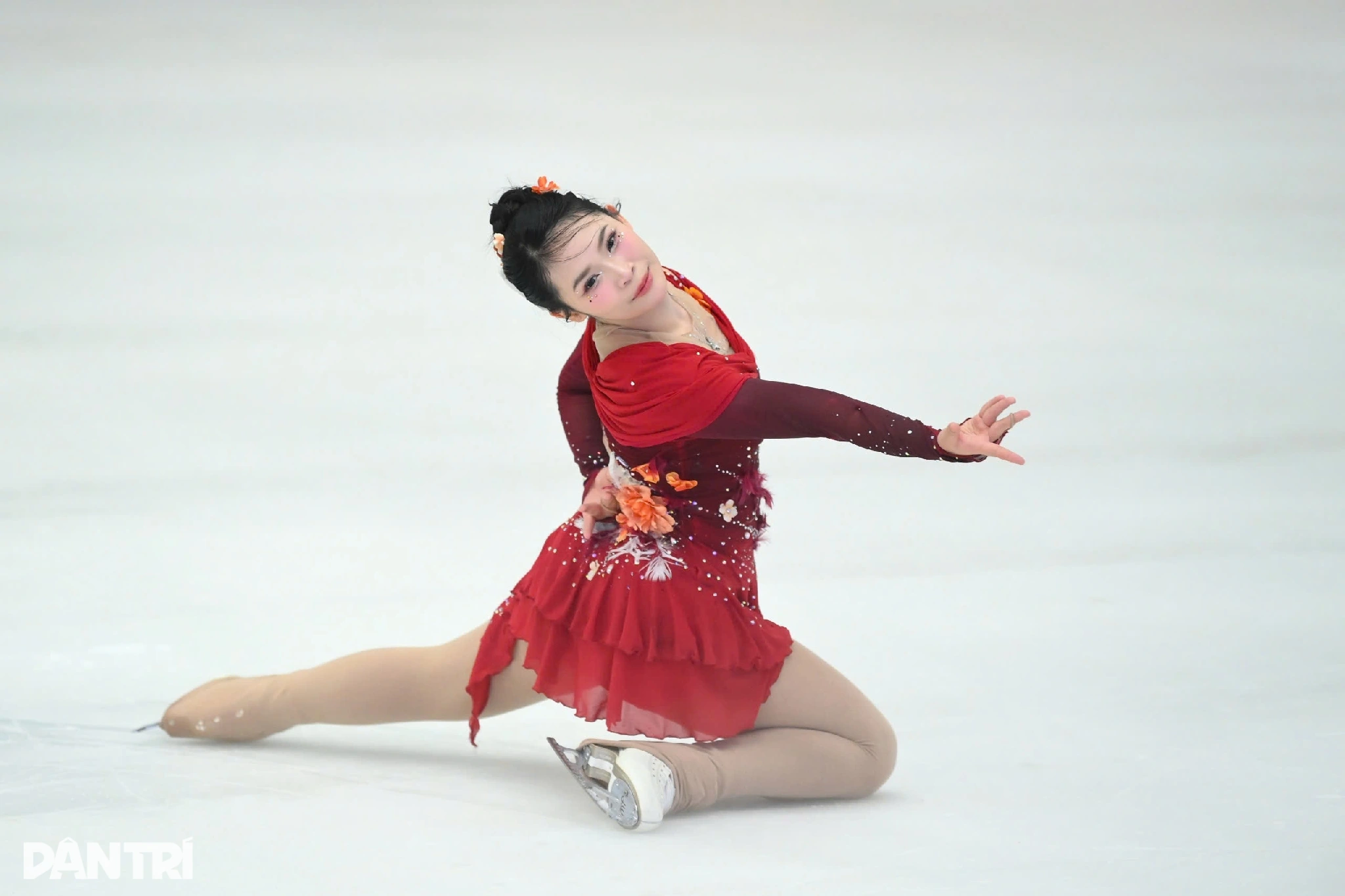 全国ユースフィギュアスケート選手権で美女たちが美を披露