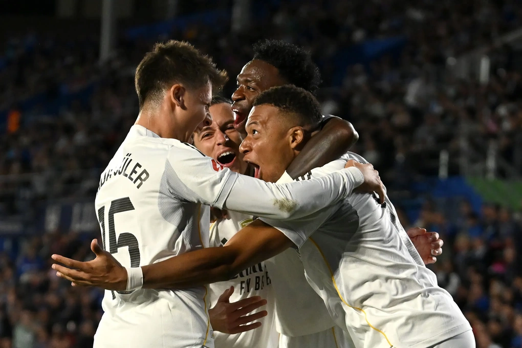 Mbappe lập công giúp Real Madrid lấy lại ngôi đầu bảng từ Barcelona - 2