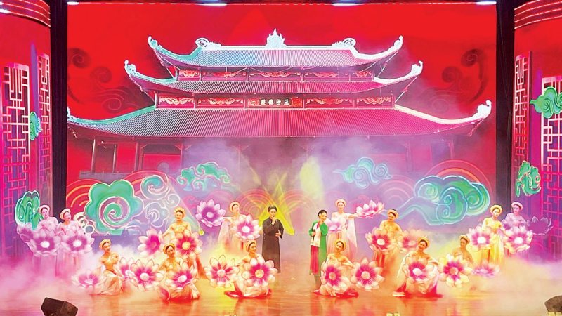 Program untuk merayakan Hari Teater Vietnam (tanggal 12 Agustus penanggalan lunar) dan menghormati seniman berprestasi dari tahun 1975-2025.