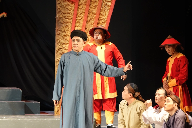Idecaf dengan gembira mementaskan drama tentang Le Van Duyet di Hari Sastra dan Seni Kota Ho Chi Minh - Foto 1. Lê Văn Duyệt - Ảnh 1.