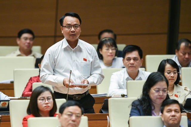 당홍시 씨는 빈투언성 국회 대표단 단장입니다. - 사진 1. Ông Đặng Hồng Sỹ làm Trưởng đoàn ĐBQH tỉnh Bình Thuận- Ảnh 1.