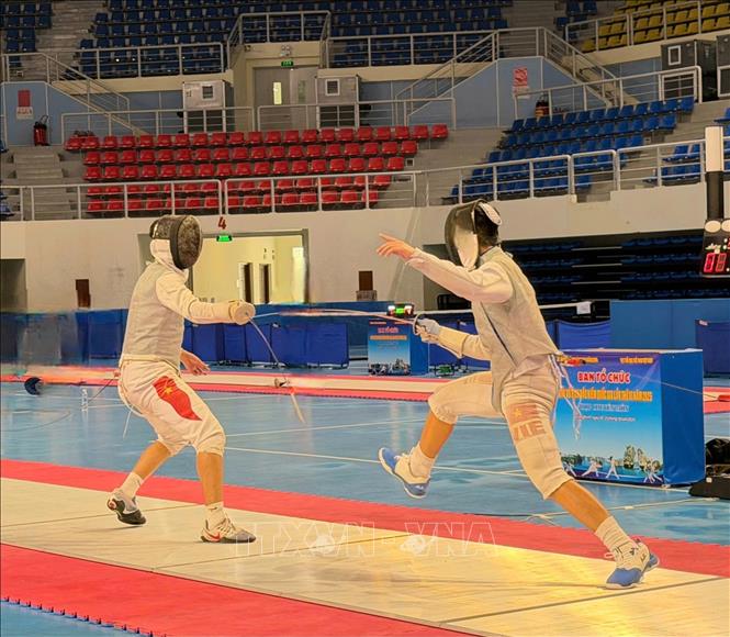 130 tài năng trẻ tham dự Giải vô địch Đấu kiếm U23 quốc gia 2025 - Ảnh 1.