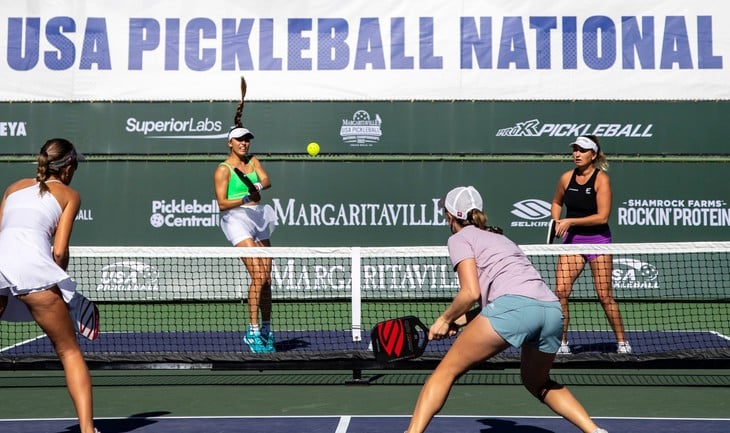 Mắt bầm, gãy hốc mắt, bong võng mạc, chấn thương mắt do pickleball tăng mạnh tại Mỹ - Ảnh 1.