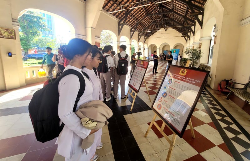 Cùng nhau xây dựng “lá chắn an toàn” bảo vệ học sinh, sinh viên  -0