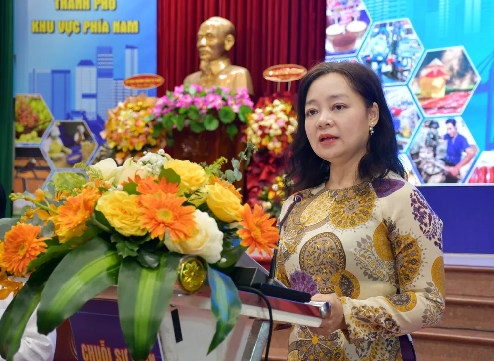 khuyen cong.jpg