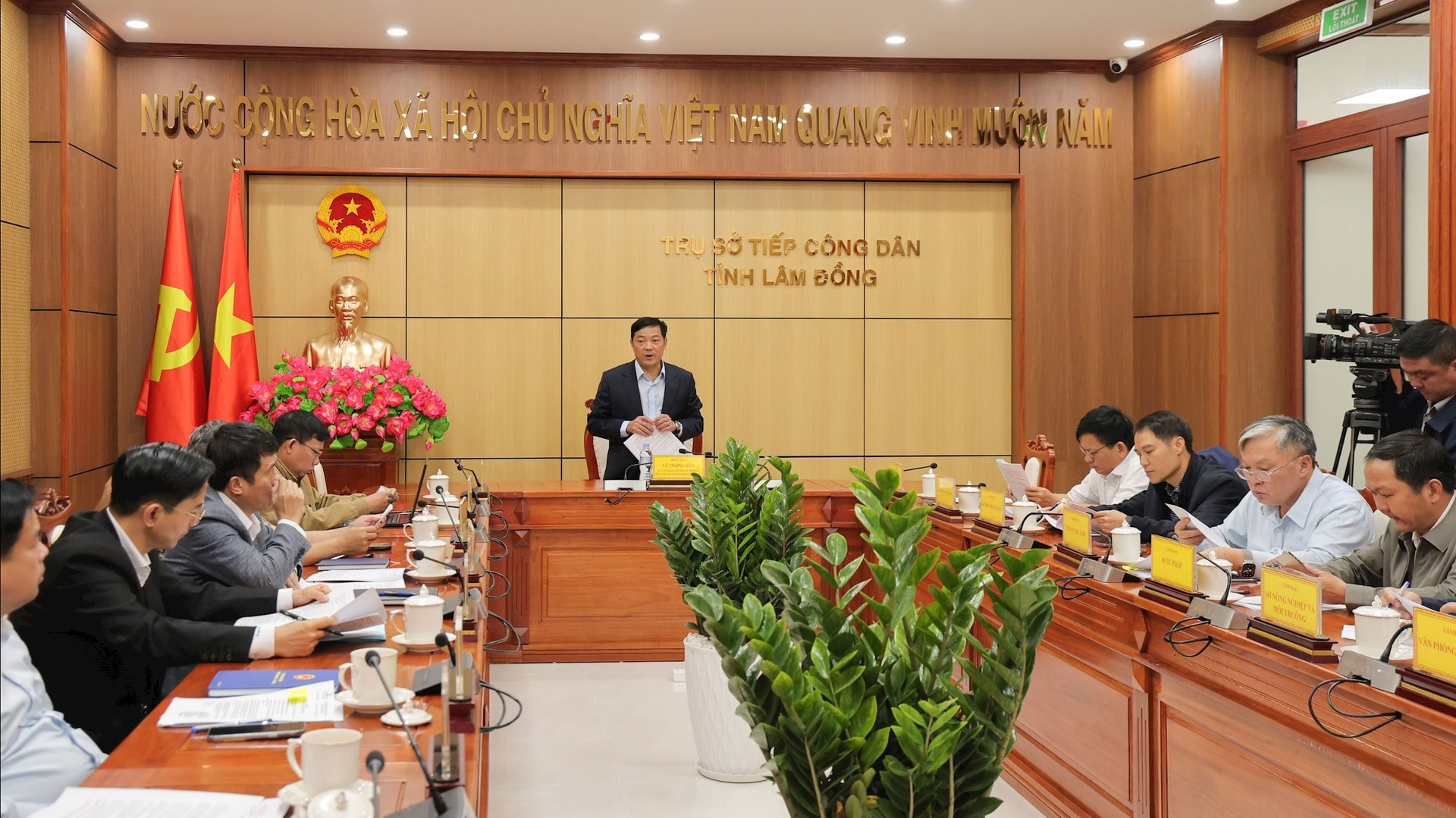 nghi8482.jpg