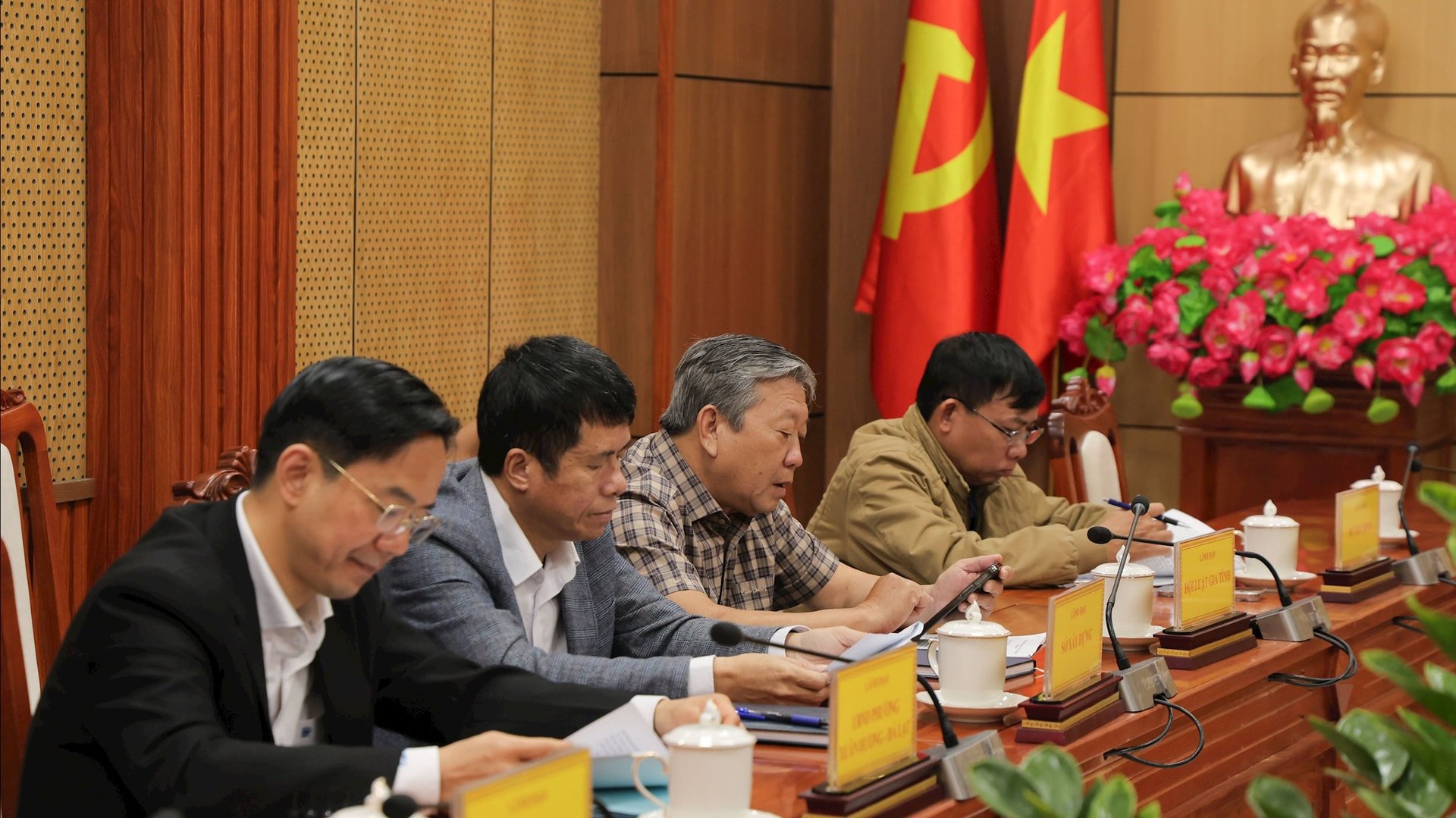 nghi8477.jpg