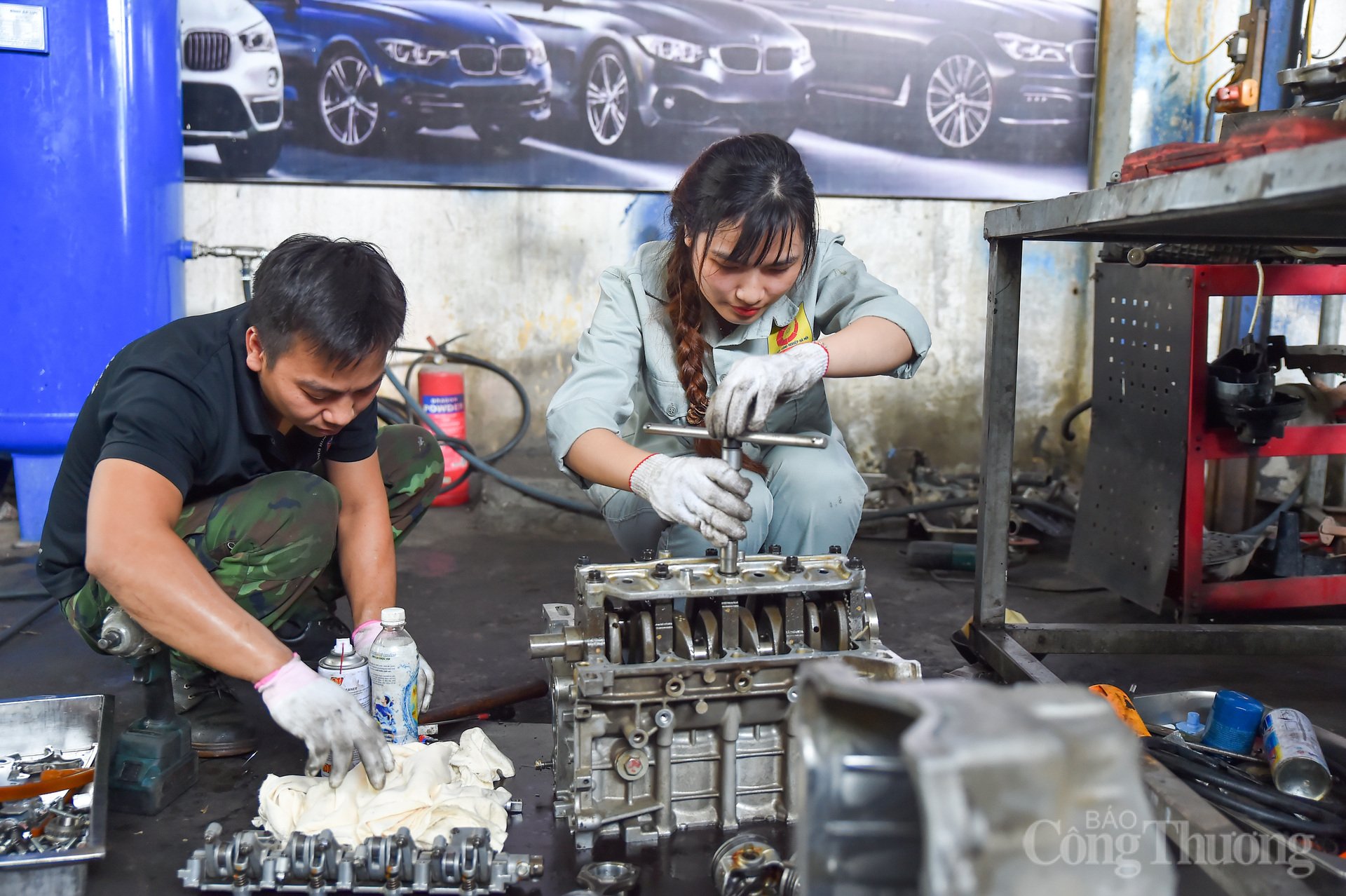 La estudiante Trinh Thu Huong: Cumpliendo el sueño de ser 'médica' de automóviles - 17