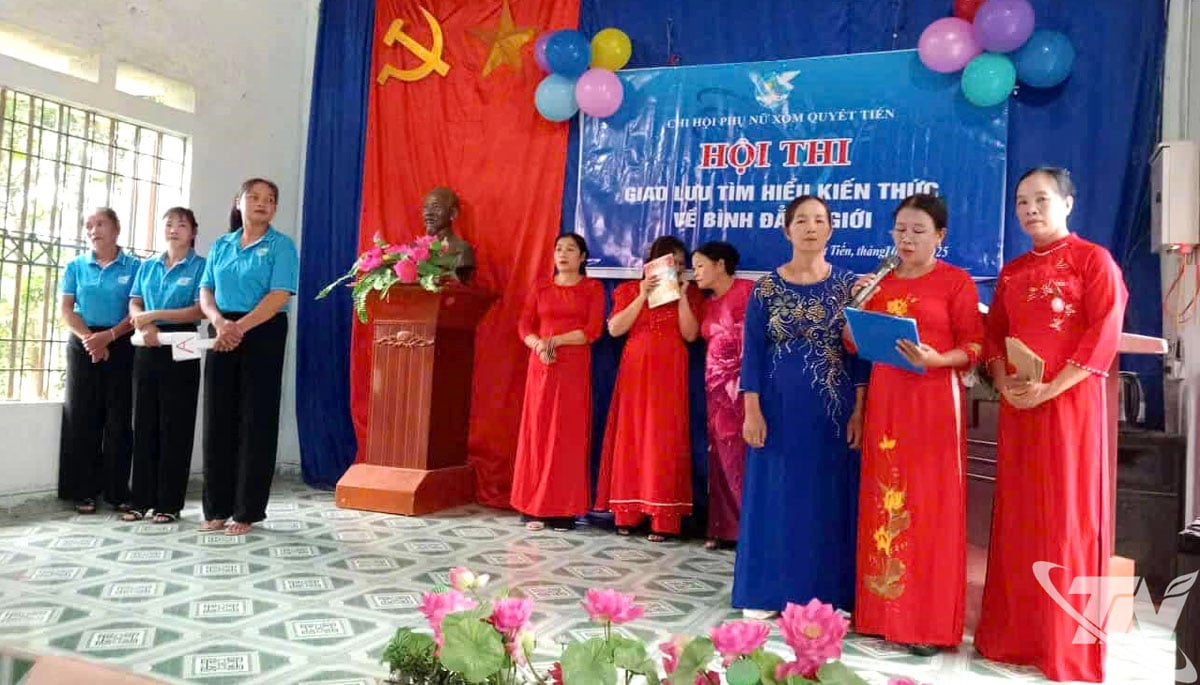Women's Association of Quyet Tien hamlet (Hop Thanh commune) exchanged knowledge about gender equality