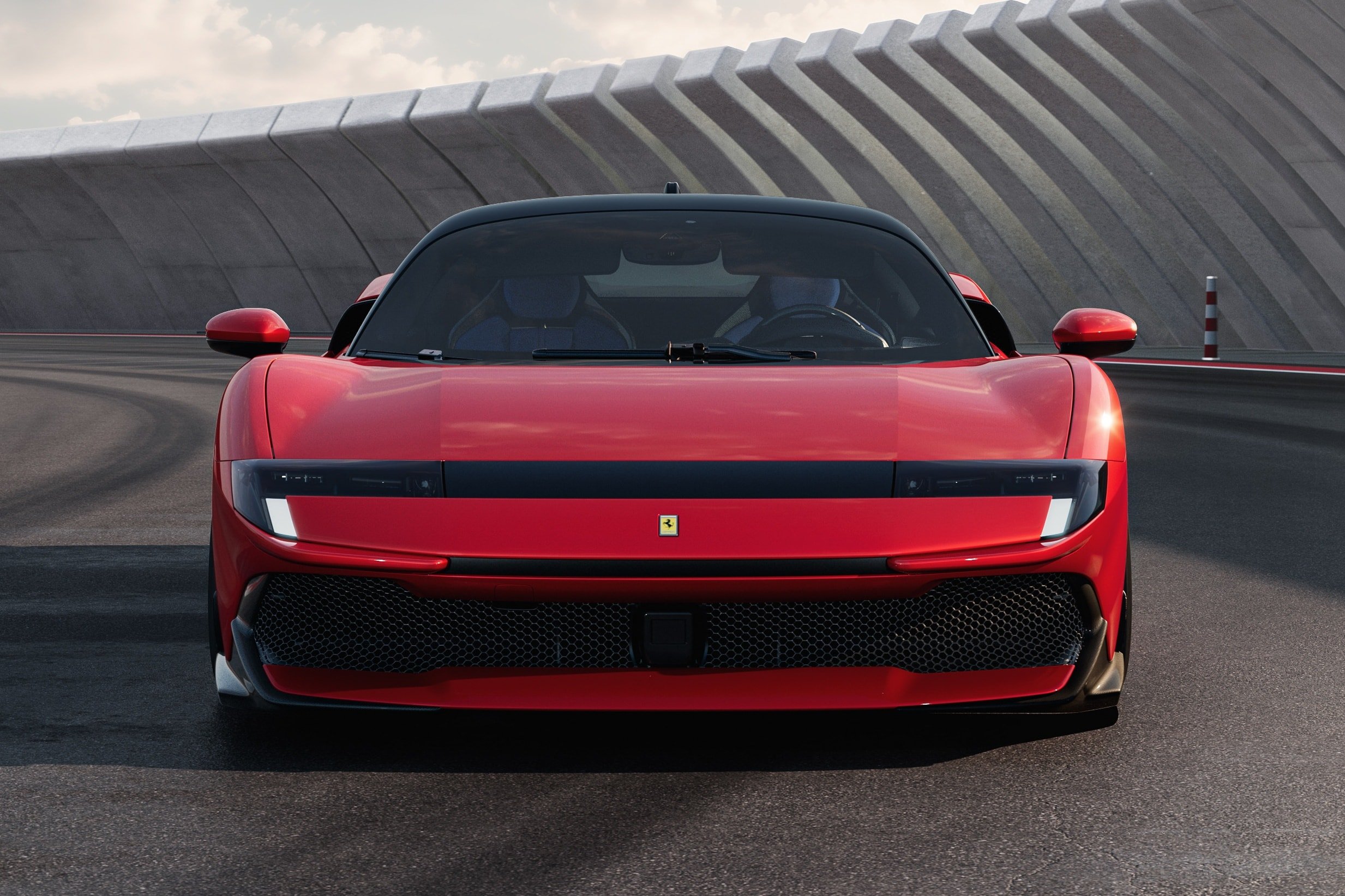 Ferrari 849 Testarossa មានបន្ទះងងឹតភ្ជាប់ចង្កៀងមុខពីរ ដែលជាការរចនាបែបបុរាណដែលត្រូវបានកែលម្អ។