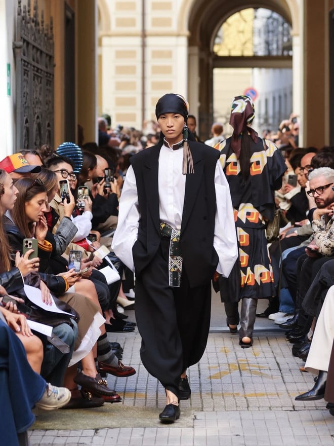 3-huynh-tu-anh-gop-mat-trong-show-dien-runway-cho-thuong-hieu-calcaterra1.jpg