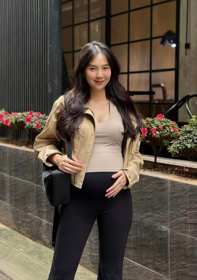 ຜະສົມເຄື່ອງນຸ່ງທີ່ສວຍງາມກັບບັນນາທິການ Mai Ngoc - ຮູບພາບ 2. Mix đồ xinh đẹp cùng BTV Mai Ngọc - Ảnh 2.