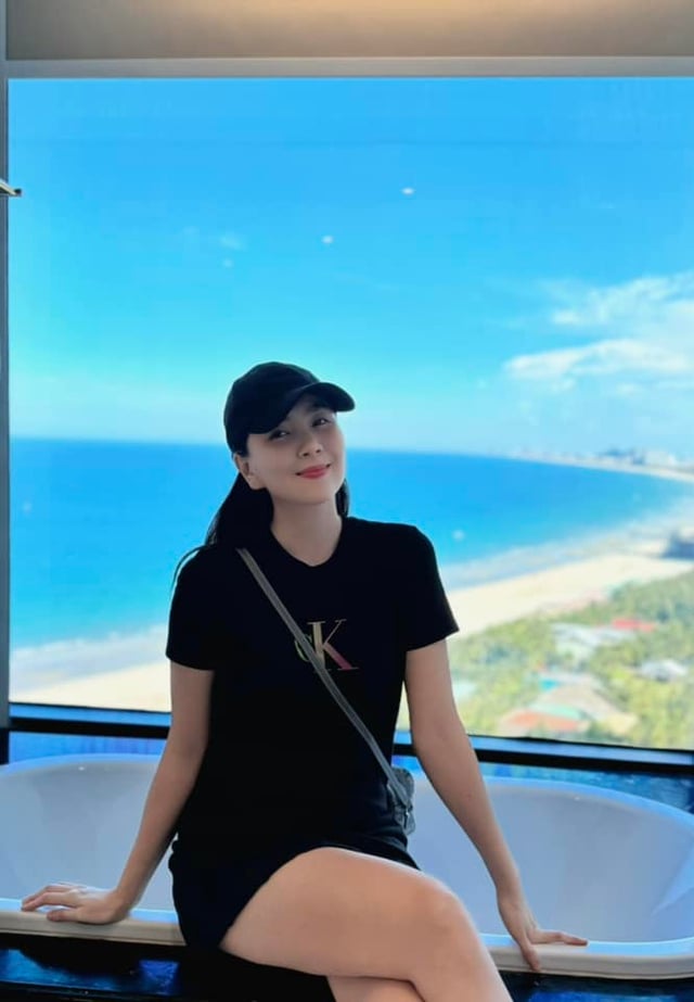 ຜະສົມເຄື່ອງນຸ່ງທີ່ສວຍງາມກັບບັນນາທິການ Mai Ngoc - ຮູບພາບ 4. Mix đồ xinh đẹp cùng BTV Mai Ngọc - Ảnh 4.