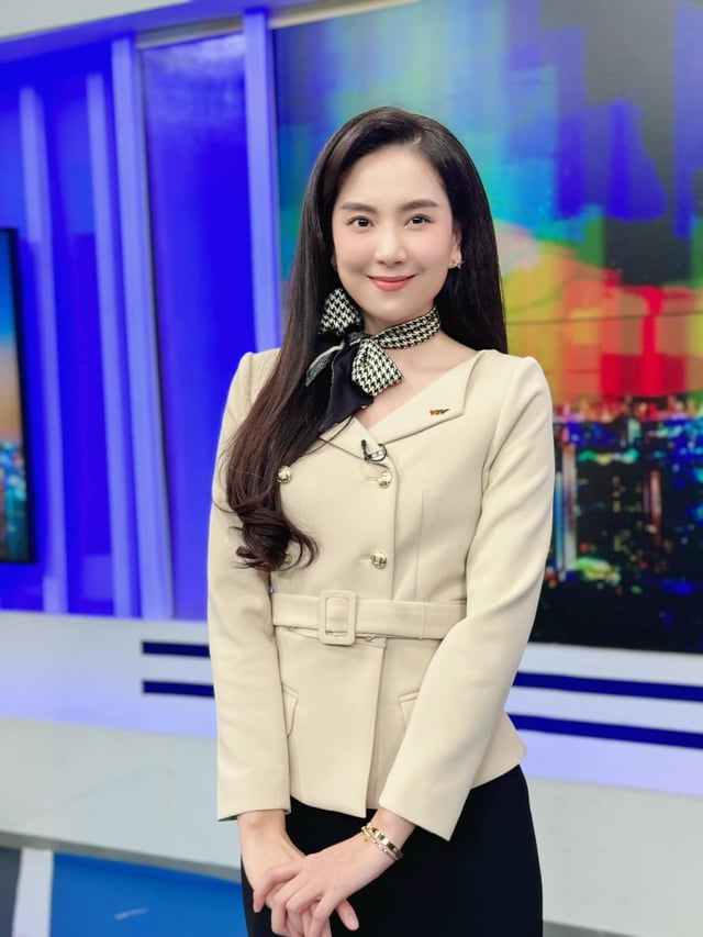 ຜະສົມເຄື່ອງນຸ່ງທີ່ສວຍງາມກັບບັນນາທິການ Mai Ngoc - ພາບ 9. Mix đồ xinh đẹp cùng BTV Mai Ngọc - Ảnh 9.