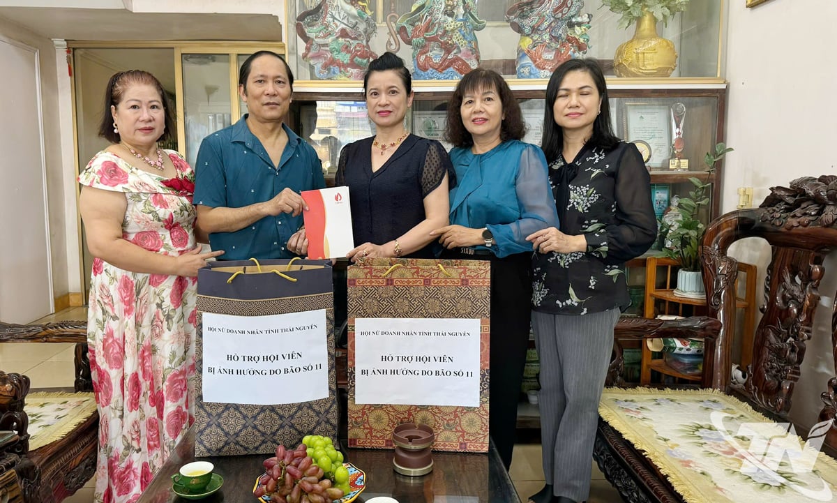 ສະມາຄົມນັກທຸລະກິດຍິງແຂວງ ໄດ້ລົງຢ້ຽມຢາມ ແລະ ຊຸກຍູ້ບັນດາສະມາຊິກ ແລະ ນັກທຸລະກິດທີ່ໄດ້ຮັບຜົນກະທົບຈາກພາຍຸລູກທີ 11 ທີ່ຜ່ານມາ.