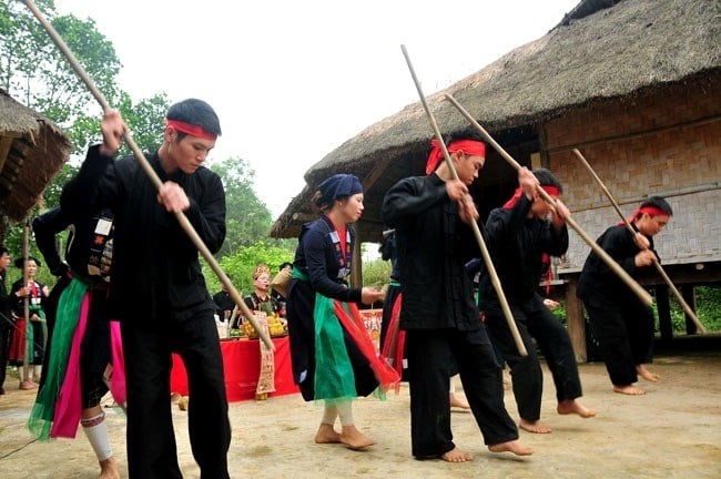 ນຳເອົາເອກະລັກຊົນເຜົ່າສ່ວນໜ້ອຍເຂົ້າໃນບັນດາຜະລິດຕະພັນທີ່ມີຫົວຄິດປະດິດສ້າງ ແລະ ອຸດສາຫະກຳວັດທະນະທຳ ໄທ ຫງວຽນ - ພາບທີ 1