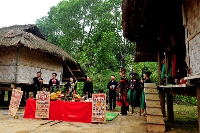 ນຳເອົາເອກະລັກຂອງຊົນເຜົ່າສ່ວນໜ້ອຍເຂົ້າໃນບັນດາຜະລິດຕະພັນທີ່ມີຫົວຄິດປະດິດສ້າງ ແລະ ອຸດສາຫະກຳວັດທະນະທຳ ໄທ ຫງວຽນ - ຮູບທີ 2