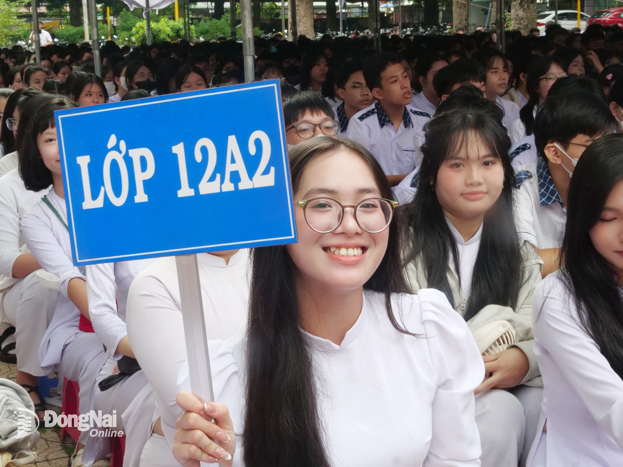 Elever från Phuoc Thien High School (Nhon Trach kommun) vid öppningsceremonin för läsåret 2025-2026. Foto: Hanh Dung