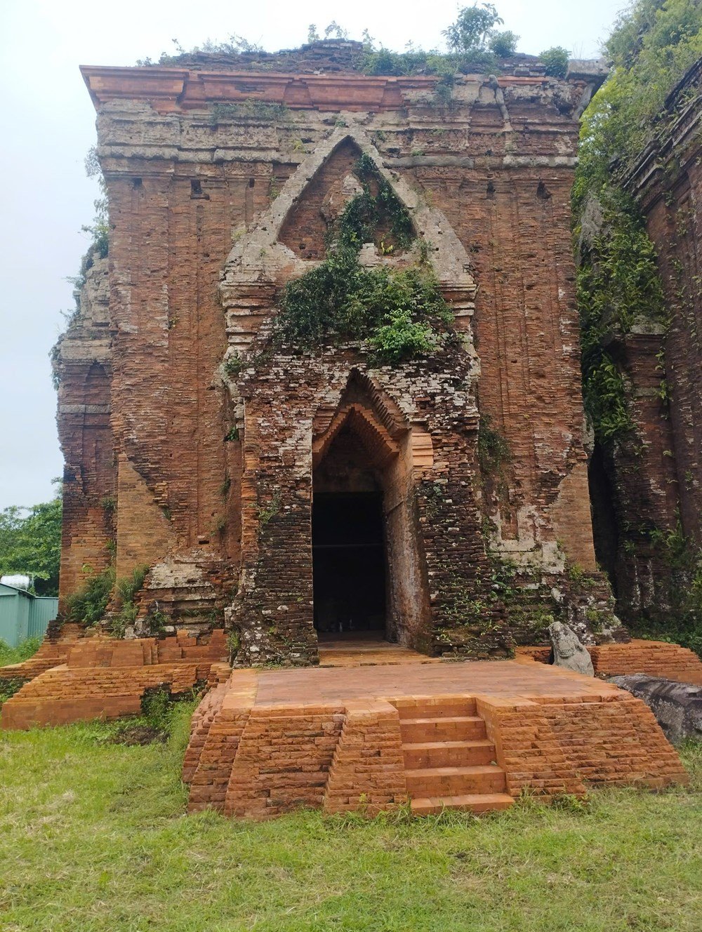 Băn khoăn việc trùng tu di tích tháp Nam Chiên Đàn - ảnh 2
