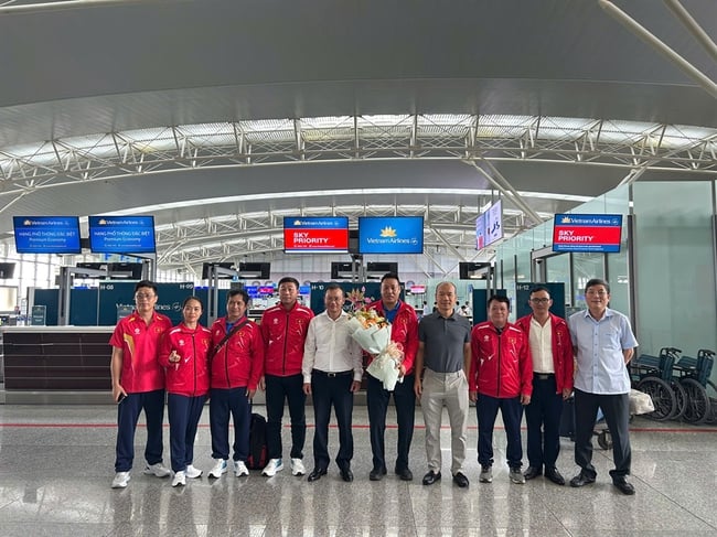 Delegația sportivă a Vietnamului pleacă la a 3-a ediție a Jocurilor Asiatice de Tineret - Foto 1. Đoàn thể thao Việt Nam lên đường tham dự Đại hội Thể thao Trẻ châu Á lần thứ 3 - Ảnh 1.