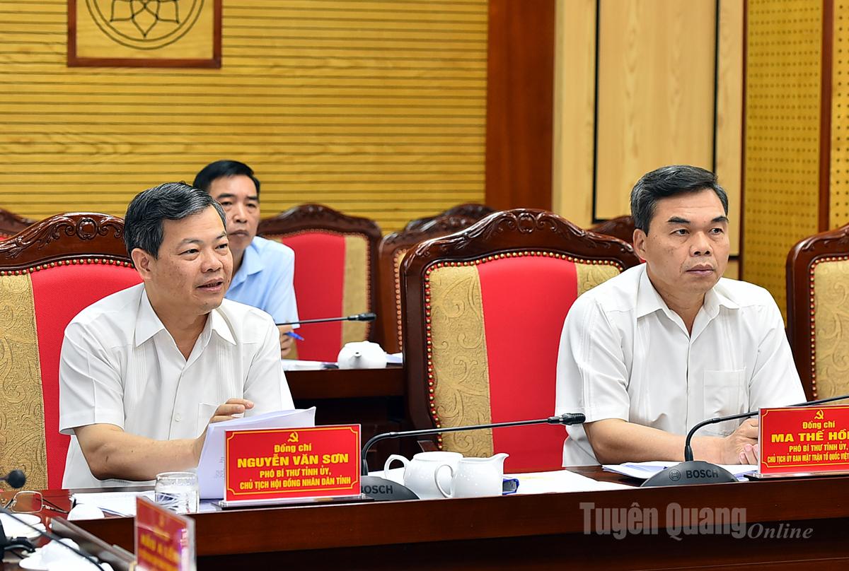 Deputy Secretaries of the Provincial Party Committee gave their opinions on the meeting's contents.