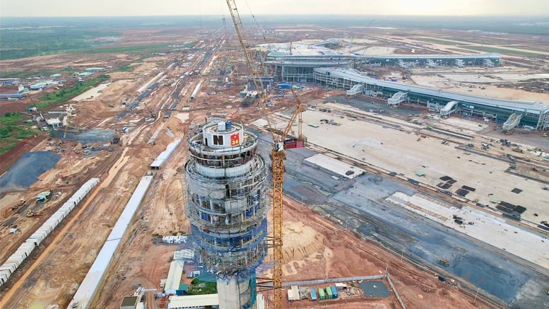 Pregătiri pentru al doilea zbor de calibrare pe Aeroportul Internațional Long Thanh - Fotografia 2. Chuẩn bị bay hiệu chuẩn lần 2 tại Cảng hàng không quốc tế Long Thành- Ảnh 2.
