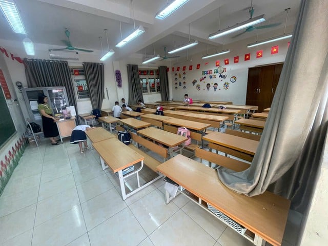 Internatskole stenger på grunn av usikker mat, foreldre lar barna sine bli hjemme - Bilde 1. Trường dừng bán trú vì thực phẩm thiếu an toàn, phụ huynh cho con nghỉ học
- Ảnh 1.