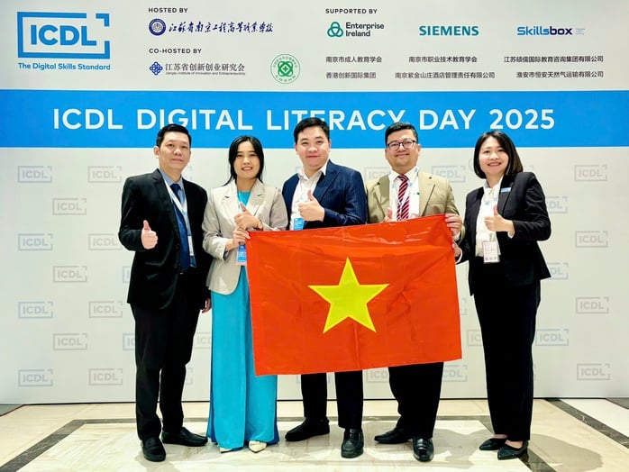 Hai giáo viên ở TP HCM được vinh danh