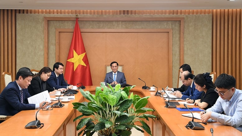Inggris mendukung Vietnam dalam mengatasi dampak banjir - Foto 2. Vương quốc Anh hỗ trợ Việt Nam khắc phục hậu quả bão lụt- Ảnh 2.