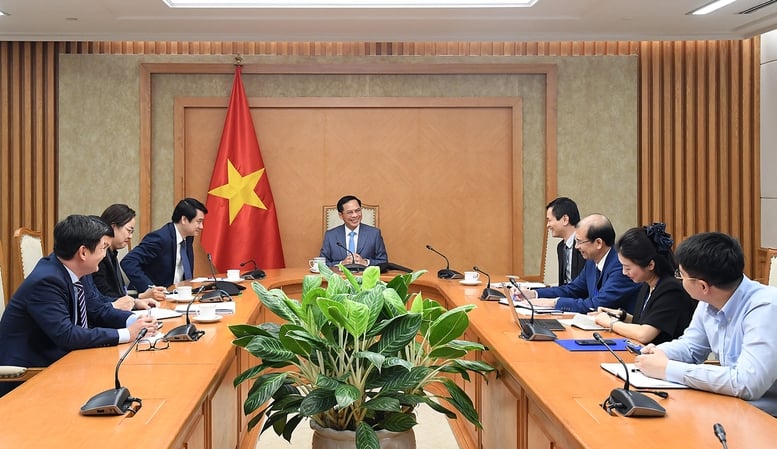 Inggris mendukung Vietnam dalam mengatasi dampak badai dan banjir - Foto 5. Vương quốc Anh hỗ trợ Việt Nam khắc phục hậu quả bão lụt- Ảnh 5.