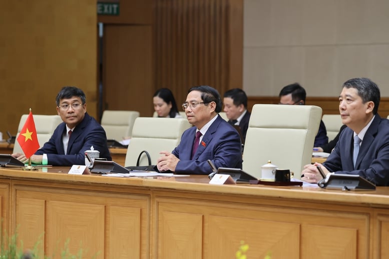Ordförande för den ungerska nationalförsamlingen: Vietnam är EU:s största och viktigaste handelspartner i Sydostasien - Foto 5. Chủ tịch Quốc hội Hungary: Việt Nam là đối tác thương mại lớn nhất, quan trọng nhất của EU tại Đông Nam Á- Ảnh 5.