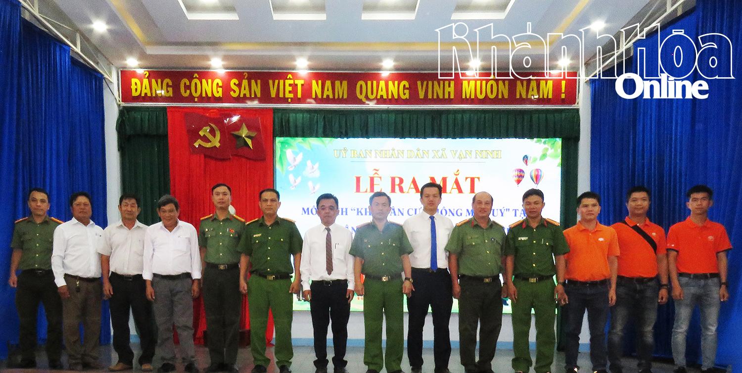 គណៈកម្មាធិការប្រជាជនឃុំ Van Ninh សម្ពោធគំរូ “តំបន់លំនៅដ្ឋានគ្មានគ្រឿងញៀន” នៅភូមិ Vinh Hue និងក្រុមលំនៅដ្ឋានលេខ ៩។