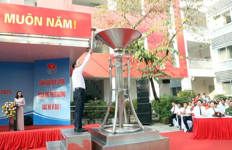 Exciting 1st Long Bien Ward Sports Congress - 2025 - Photo 2. Sôi nổi Đại hội Thể dục Thể thao phường Long Biên lần thứ I - năm 2025- Ảnh 2.