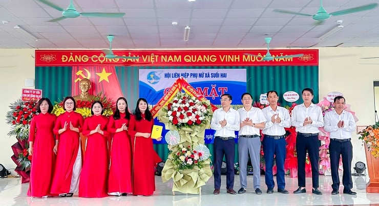   Hội LHPN xã Suối Hai tổ chức kỷ niệm 95 năm ngày thành lập Hội LHPN Việt Nam và tổng kết phong trào thi đua năm 2025.- Ảnh 1.