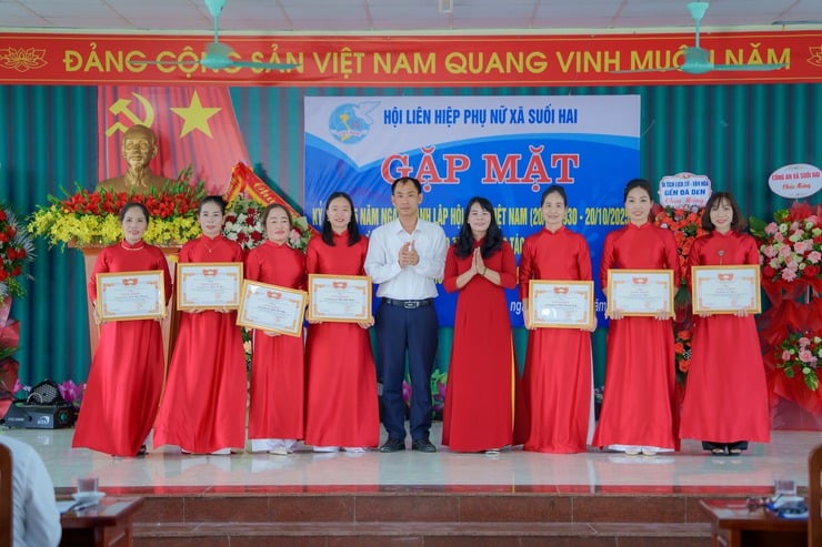   Hội LHPN xã Suối Hai tổ chức kỷ niệm 95 năm ngày thành lập Hội LHPN Việt Nam và tổng kết phong trào thi đua năm 2025.- Ảnh 3.