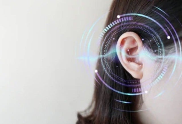 Muitos jovens que usam esse tipo de fone de ouvido devem ter cuidado ou vão se arrepender - Foto 1. Nhiều bạn trẻ sử dụng tai nghe kiểu này coi chừng hối không kịp - Ảnh 1.
