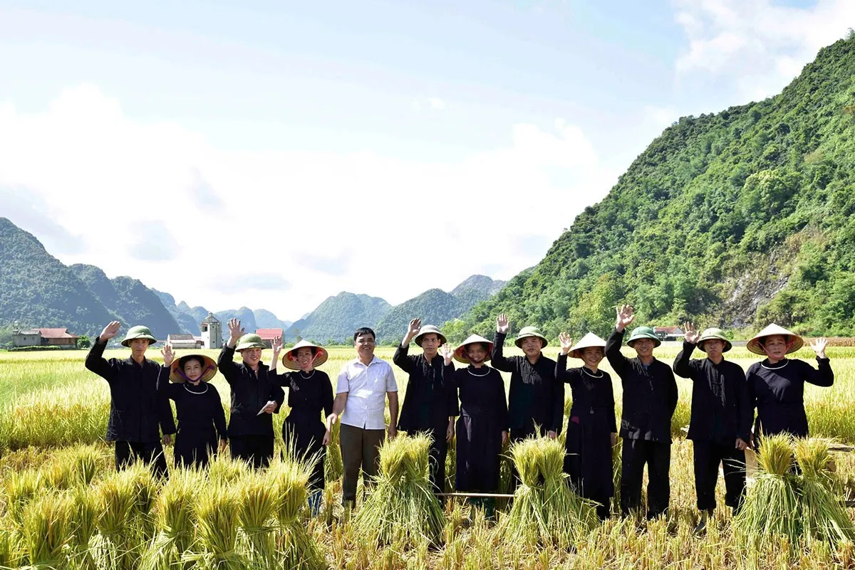Quynh Son: Vietnams Markierung auf der Karte der „besten Touristendörfer der Welt“ – Foto 4. Quỳnh Sơn: Dấu ấn Việt Nam trên bản đồ “Làng Du lịch tốt nhất thế giới”- Ảnh 4.