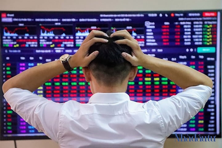 Experții consideră că scăderea accentuată a acțiunilor din ședința de tranzacționare din 20 octombrie s-a datorat doar factorilor psihologici, iar piața își va reveni în curând. (Fotografie ilustrativă)