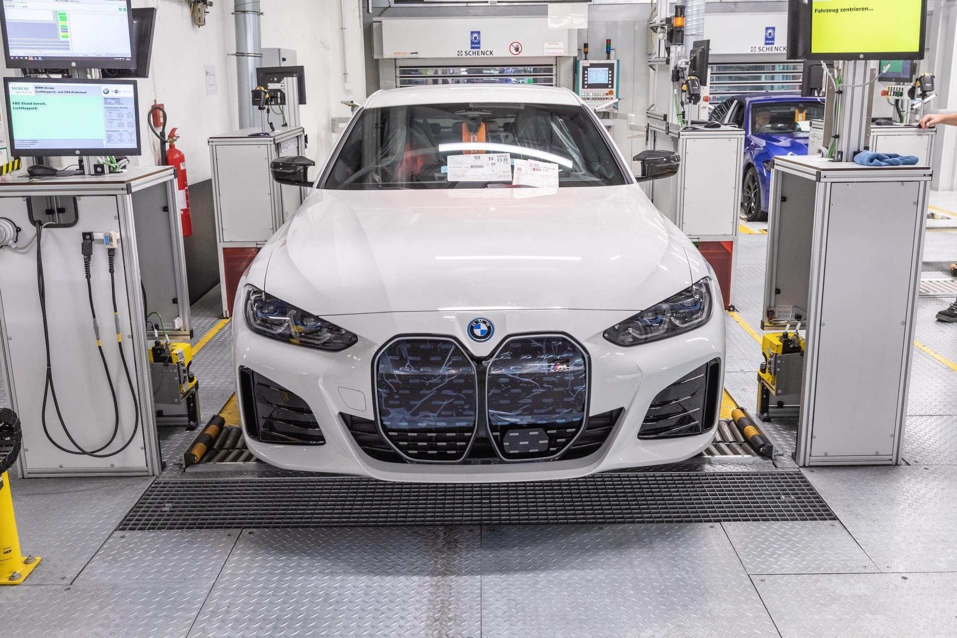 من الممكن أن تتأثر علامة BMW التجارية الكبرى بنقص الرقائق.