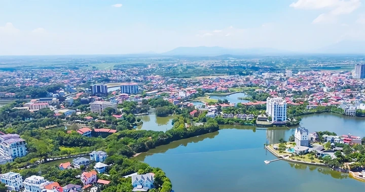 Đầm Vạc - viên ngọc xanh giữa lòng đô thị