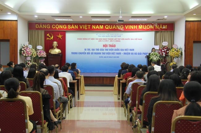 Mot smarta bibliotek: Från vietnamesiska modeller till internationella erfarenheter - Foto 1. Hướng tới thư viện thông minh: Từ mô hình Việt Nam đến kinh nghiệm quốc tế - Ảnh 1.